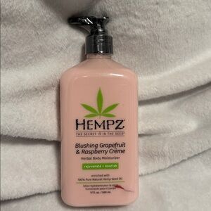 Hempz Blushing Grapefruit & Raspberry Creme Lotion